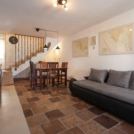 Two Bedroom Apartment H2 Apartment