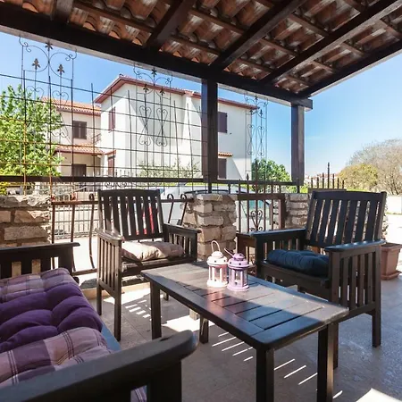 Two Bedroom Apartment H2 Διαμέρισμα Ρόβινι