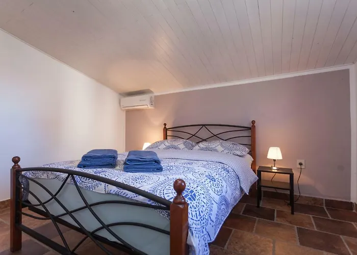 Διαμέρισμα Two Bedroom Apartment H2 *