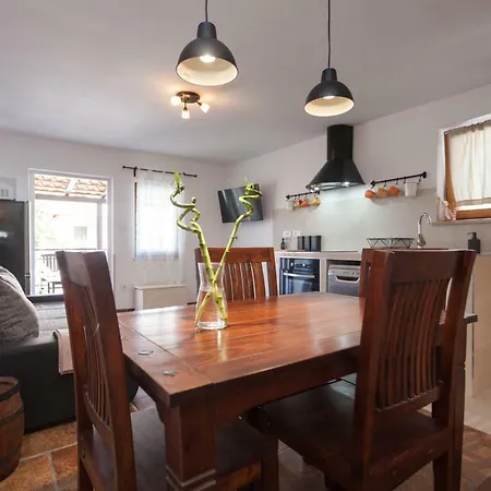 Apartman Two Bedroom H2 *